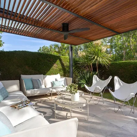 Genteel Guadalvillas *