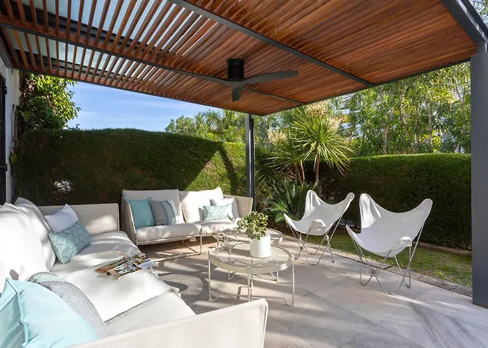 Genteel Guadalvillas *